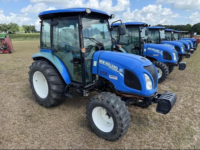 Image of New Holland Boomer 47 equipment image 3