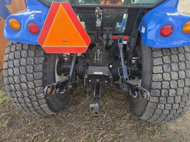 Image of New Holland Boomer 50 equipment image 4