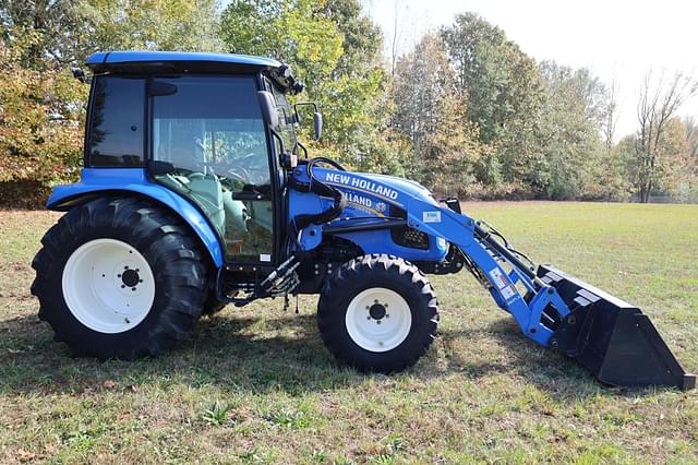 Image of New Holland Boomer 55 equipment image 4