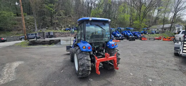 Image of New Holland Boomer 55 equipment image 2