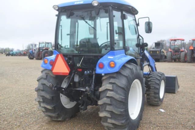 Image of New Holland Boomer 55 equipment image 2