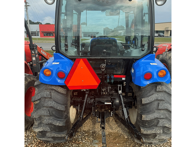 Image of New Holland Boomer 47 equipment image 2