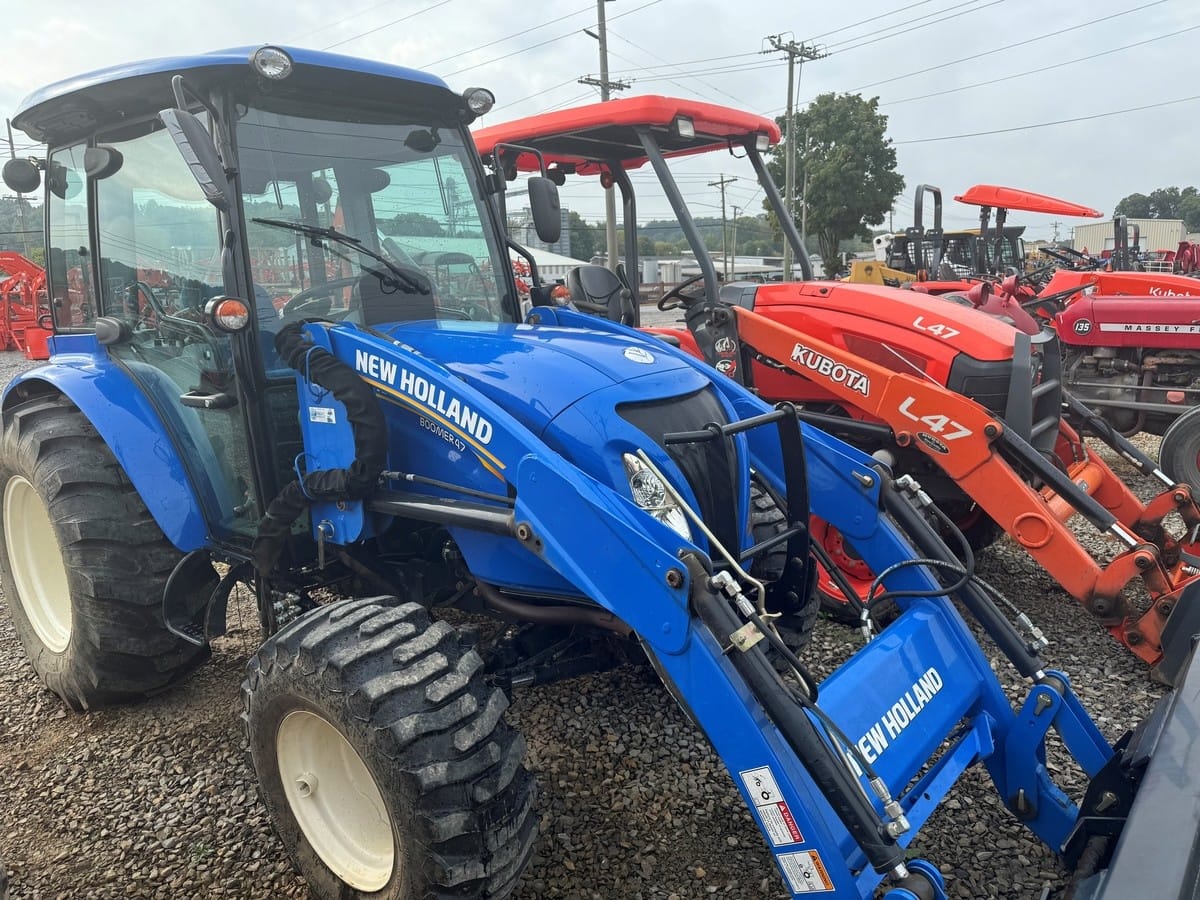 Main image New Holland Boomer 47