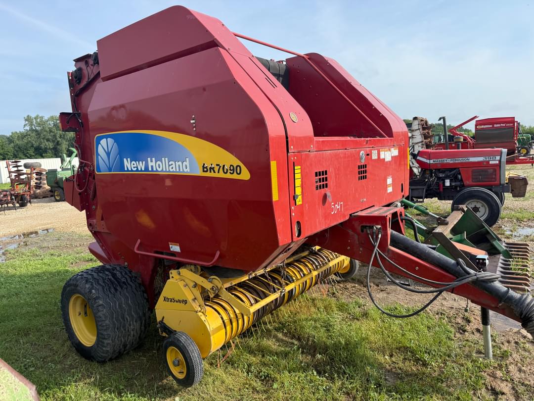 Image of New Holland BR7090 Primary image