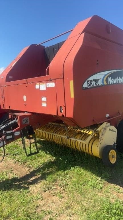Image of New Holland BR780A equipment image 1