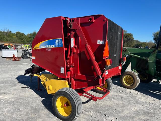 Image of New Holland BR7050 equipment image 1