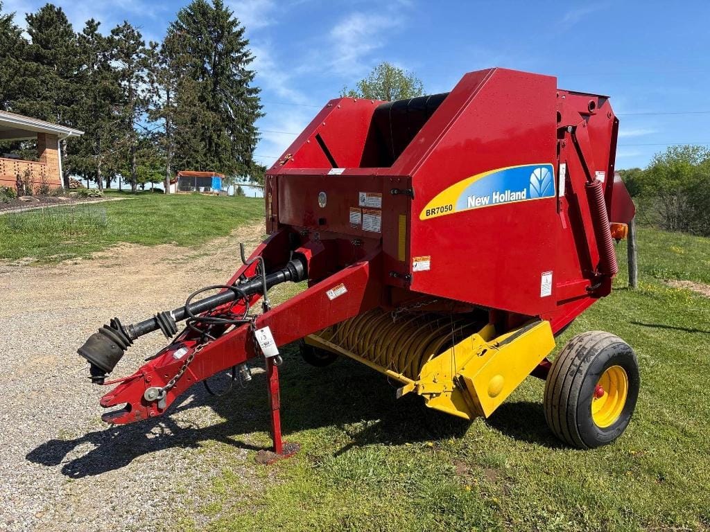 New Holland BR7050 Equipment Image0