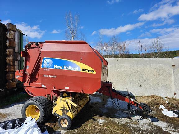 Image of New Holland BR7060 equipment image 1