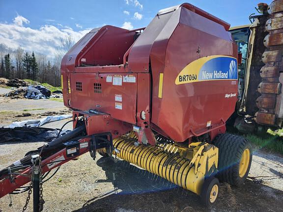 Image of New Holland BR7060 equipment image 3