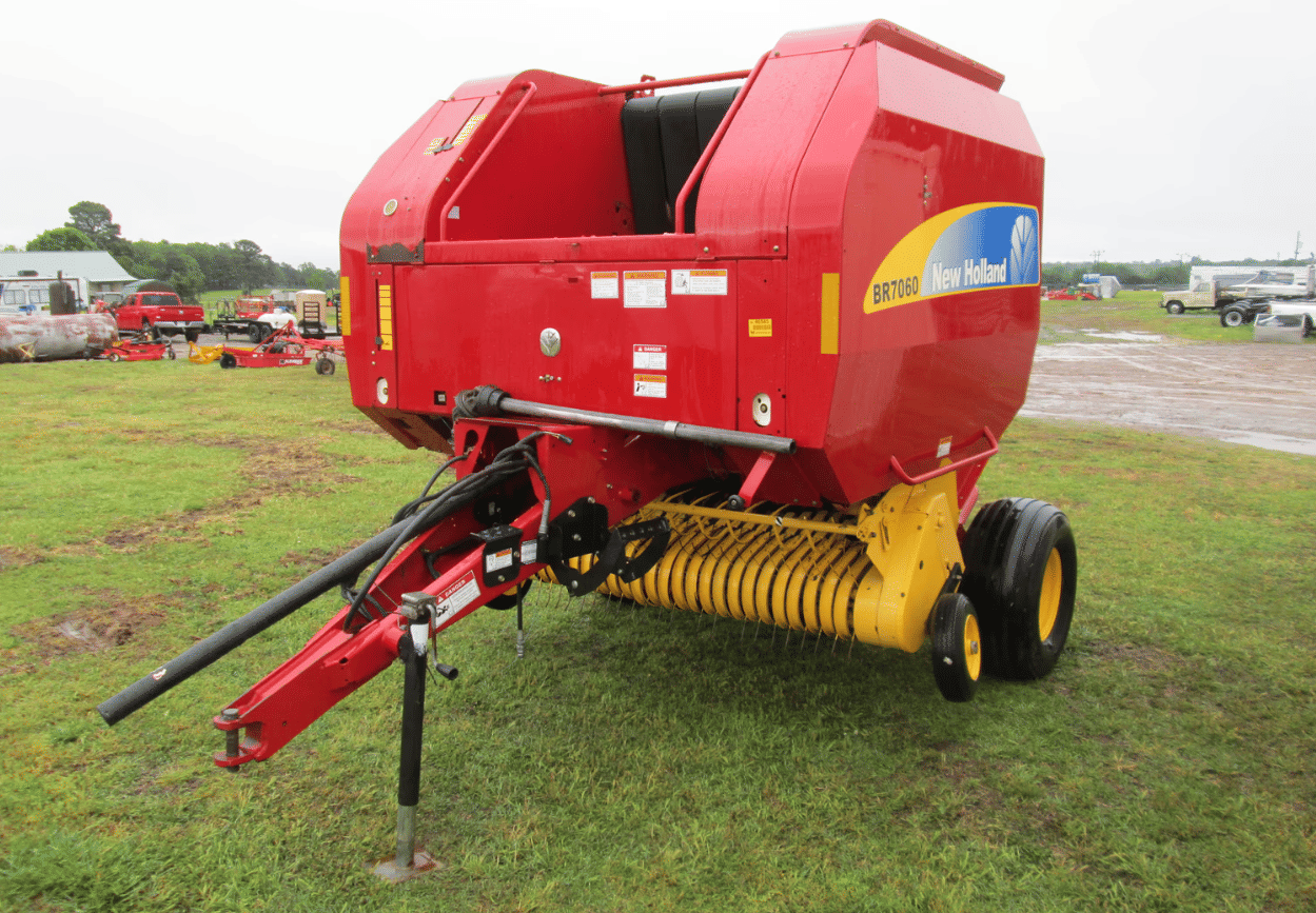 New Holland BR7060 Equipment Image0
