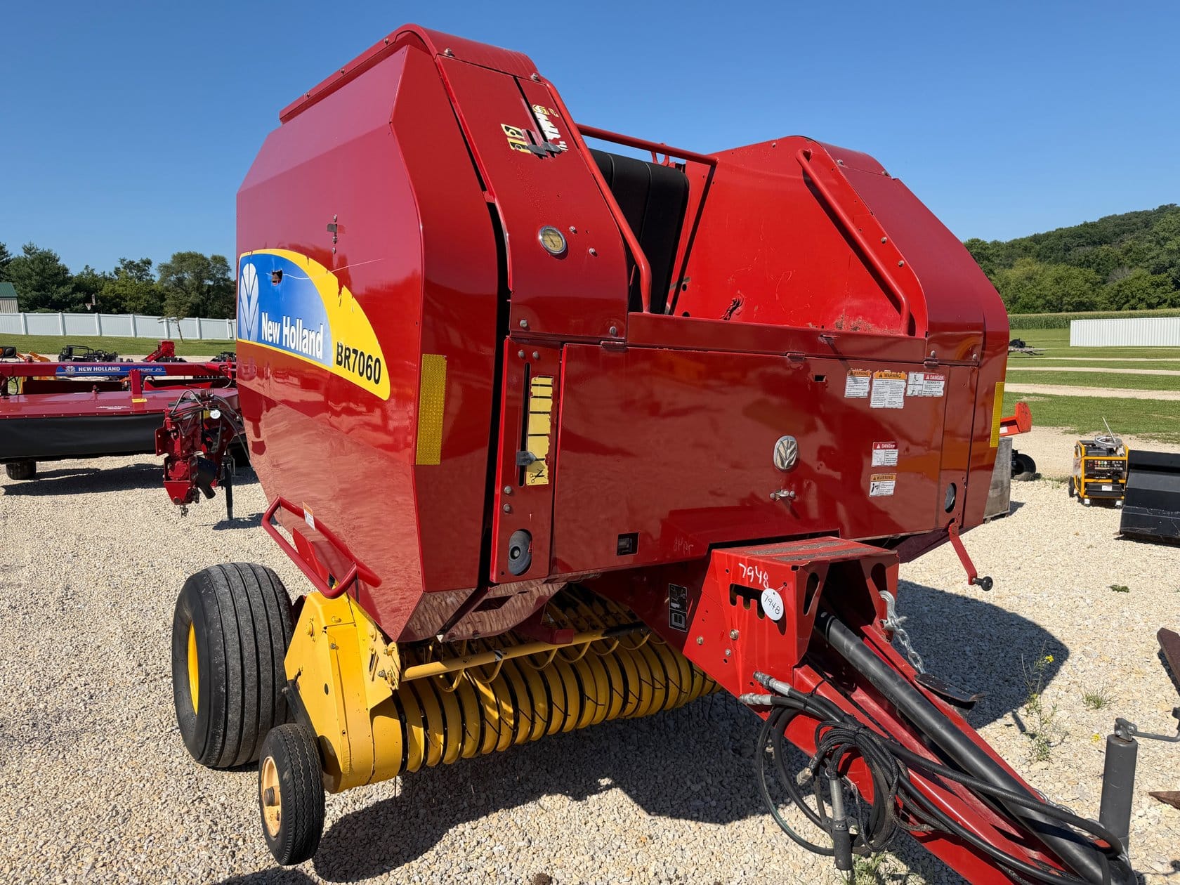 New Holland BR7060 Equipment Image0