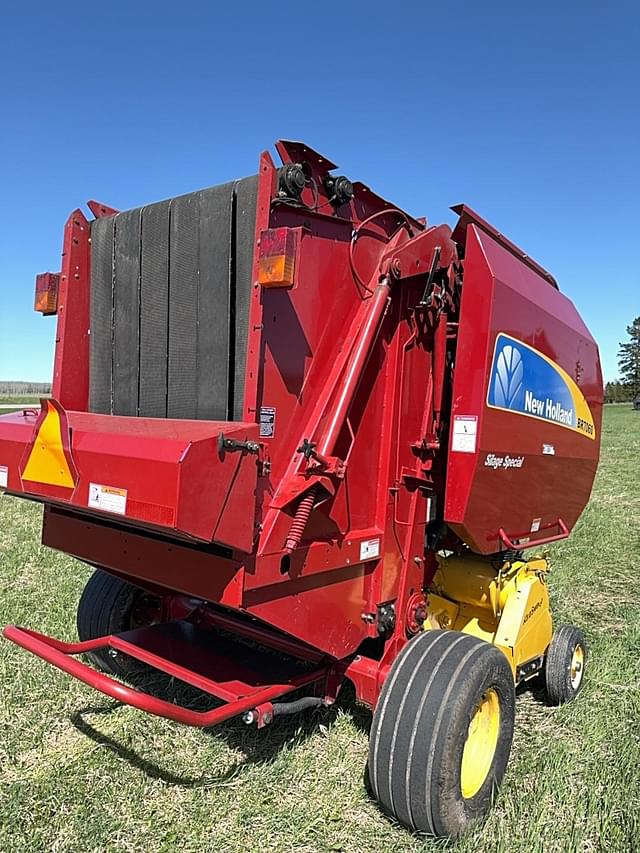 Image of New Holland BR7060 equipment image 3