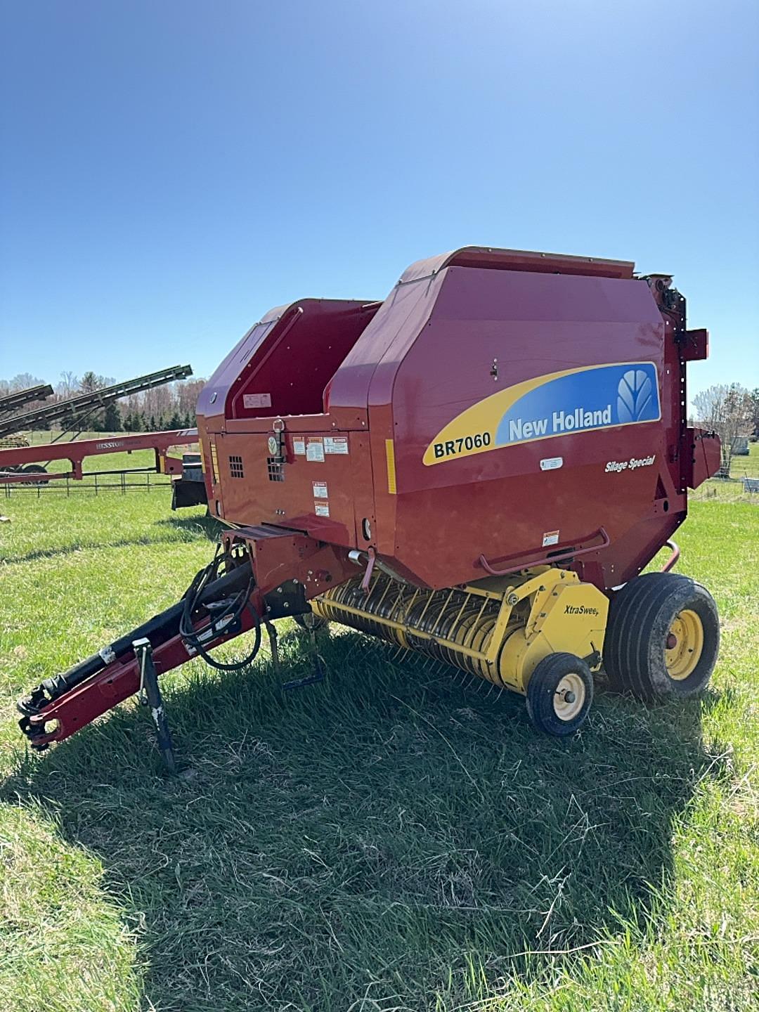 Image of New Holland BR7060 Primary image