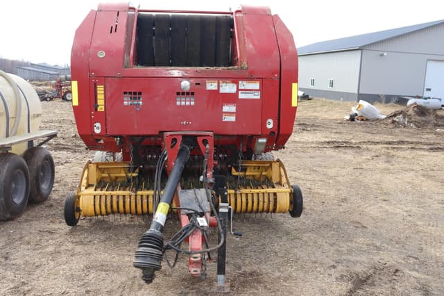 Image of New Holland BR7060 equipment image 1