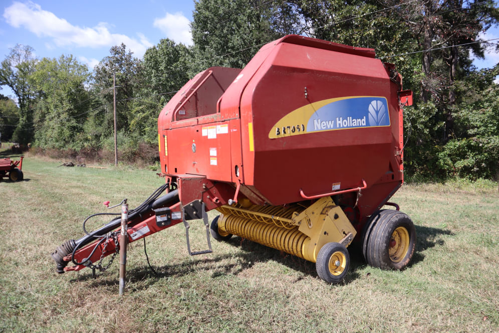 New Holland BR7060 Equipment Image0