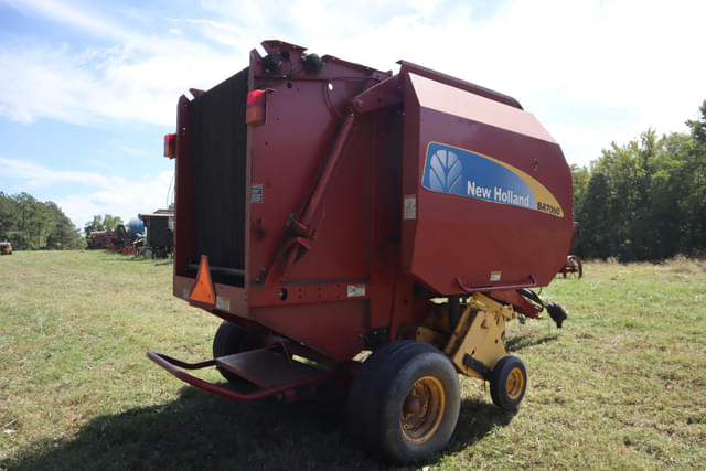 Image of New Holland BR7060 equipment image 3