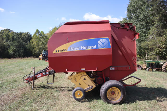 Image of New Holland BR7060 equipment image 1