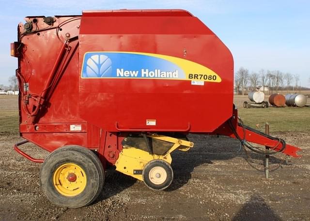 Image of New Holland BR7060 equipment image 1