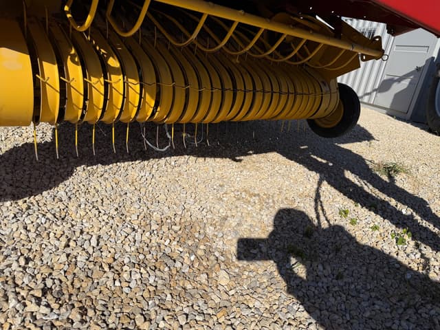 Image of New Holland BR7060 equipment image 3