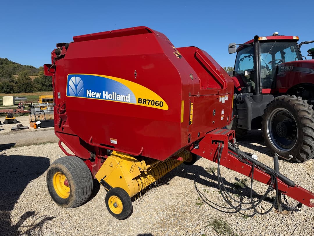 Image of New Holland BR7060 Primary image