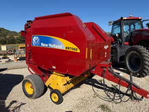 New Holland BR7060 Image