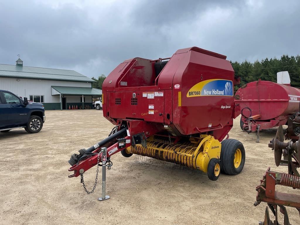 Image of New Holland BR7060 Primary image