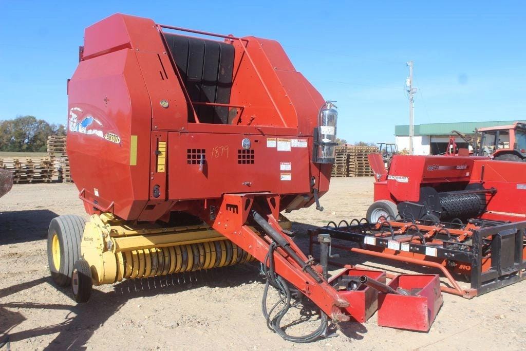 New Holland BR7070 Equipment Image0