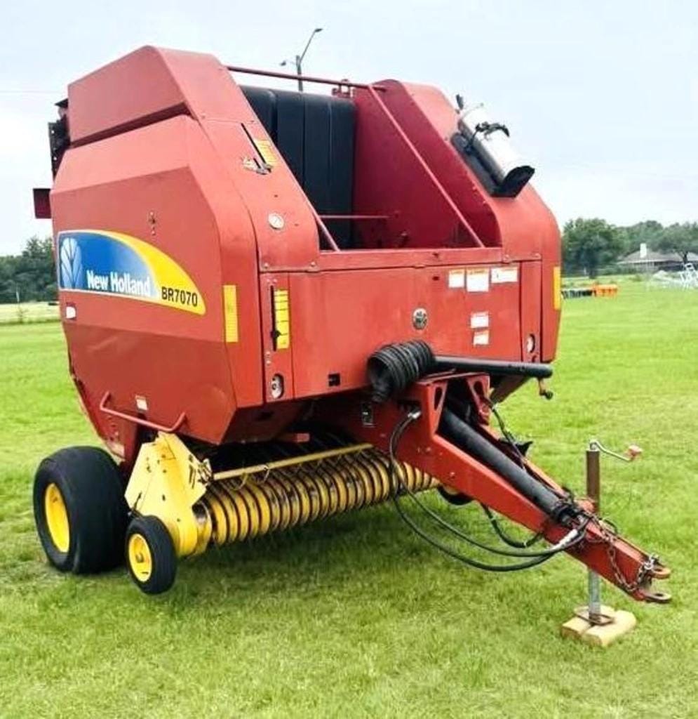 New Holland BR7070 Equipment Image0