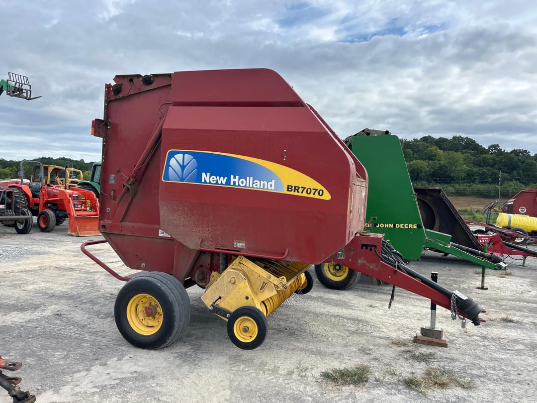 Image of New Holland BR7070 Primary image