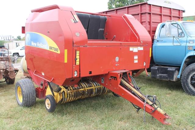 Image of New Holland BR7060 equipment image 2