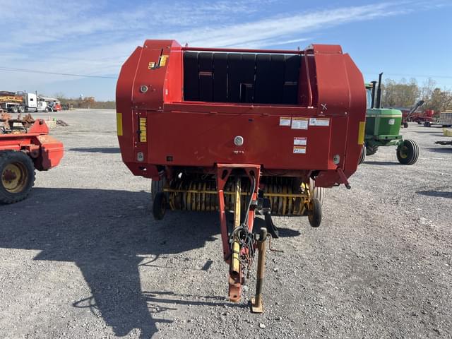 Image of New Holland BR7080 equipment image 1