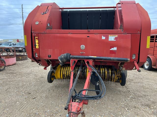 Image of New Holland BR7080 equipment image 1