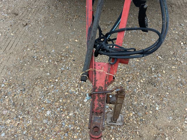 Image of New Holland BR7080 equipment image 2