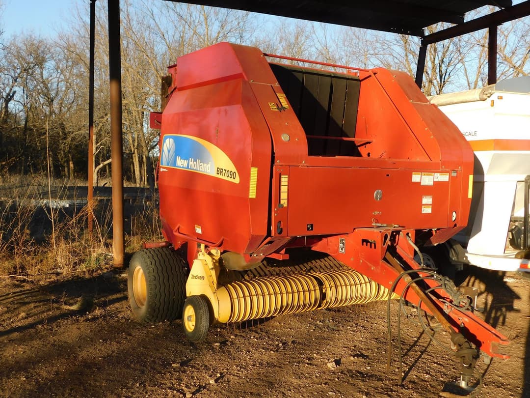 Image of New Holland BR7090 Primary image