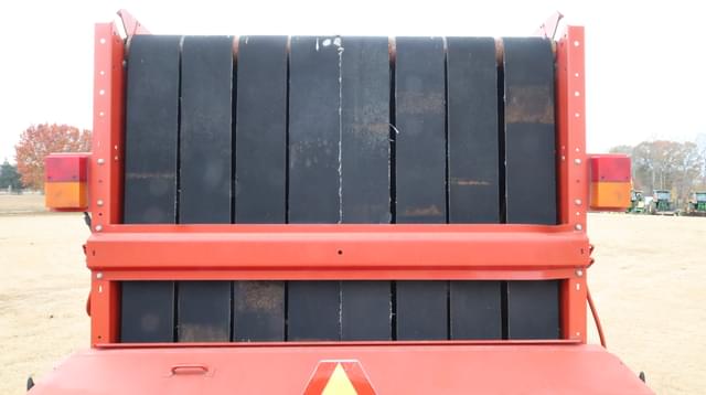 Image of New Holland BR7090 equipment image 3