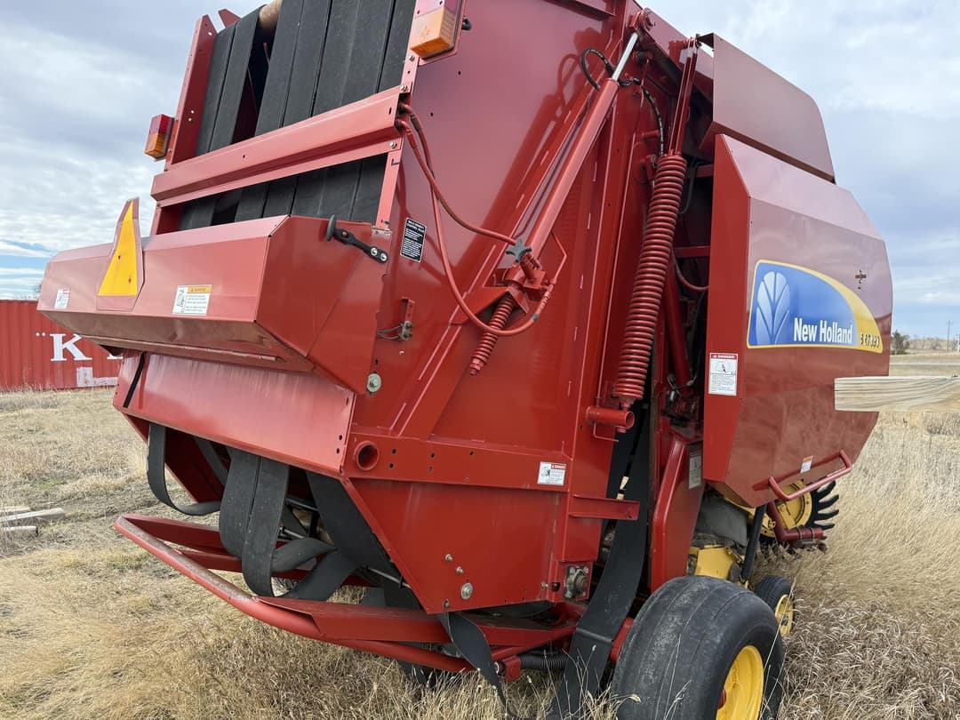 Image of New Holland BR7090 Primary image