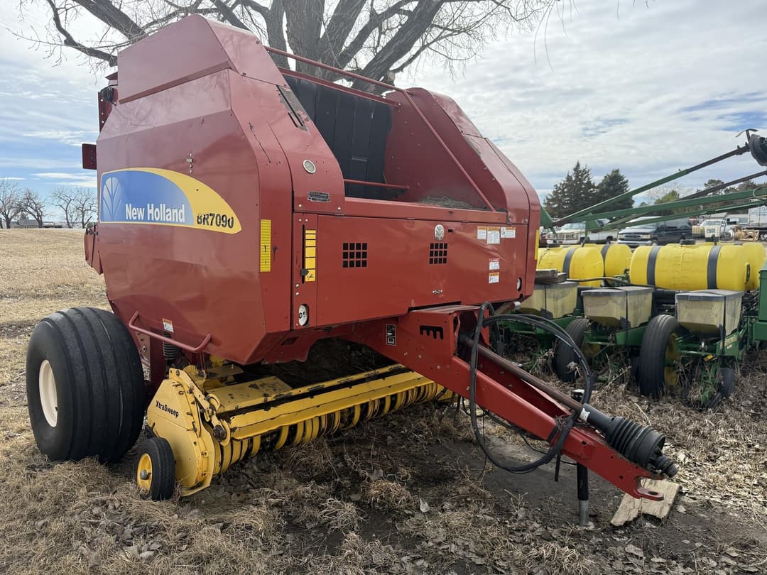 Image of New Holland BR7090 Primary image