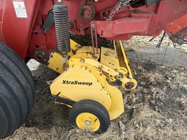 Image of New Holland BR7090 equipment image 4