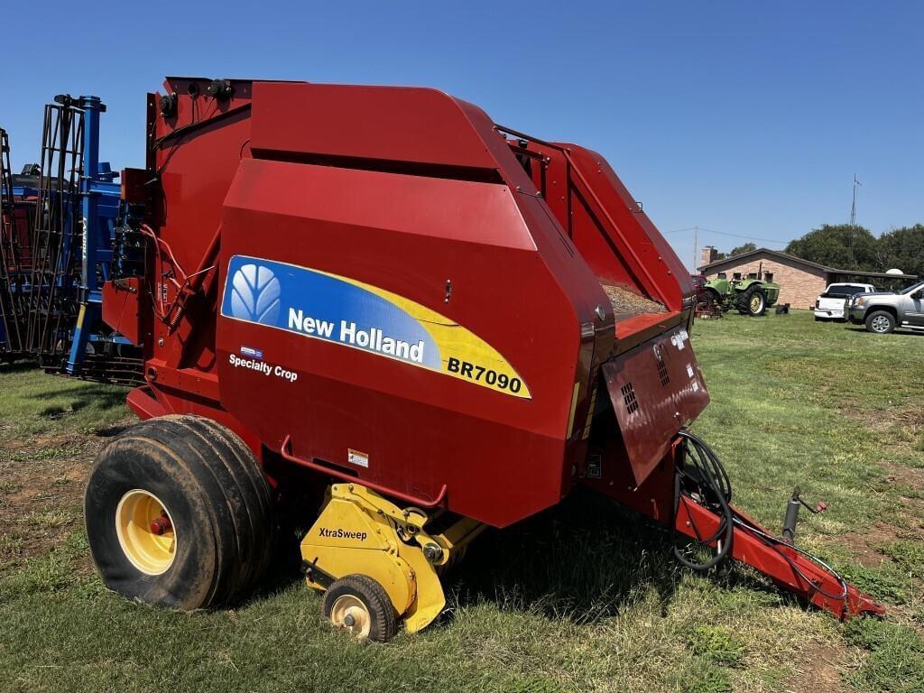 Image of New Holland BR7090 Image 1