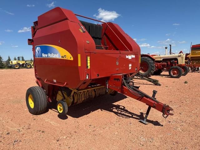Image of New Holland BR7090 equipment image 2