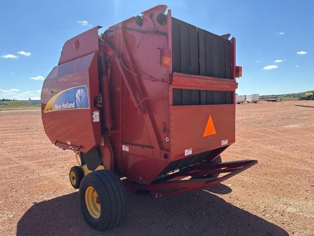 Image of New Holland BR7090 equipment image 3