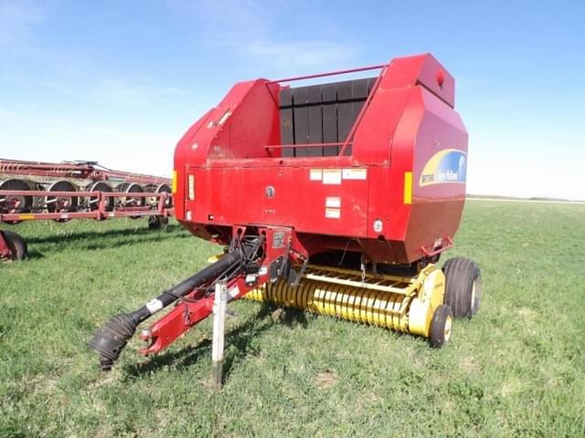 Image of New Holland BR7090 equipment image 2