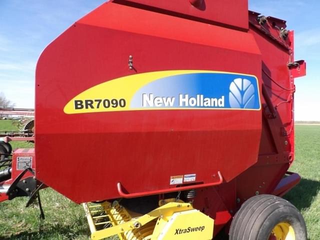 Image of New Holland BR7090 equipment image 4
