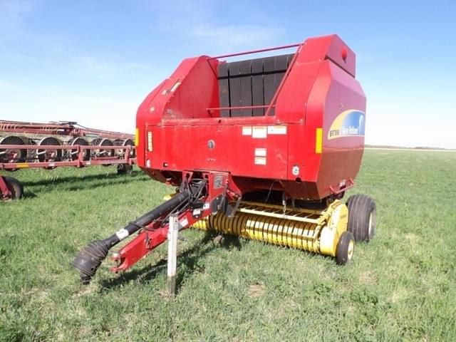 Image of New Holland BR7090 equipment image 1
