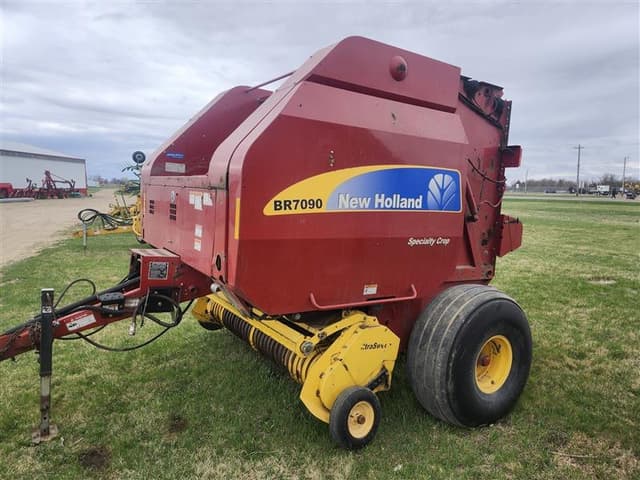 Image of New Holland BR7090 Specialty Crop equipment image 2