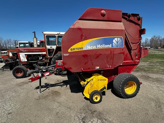 Image of New Holland BR7090 equipment image 4