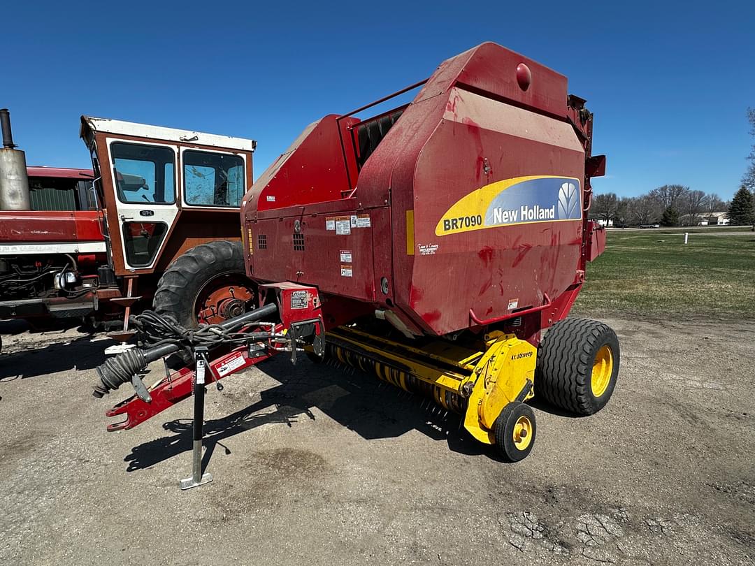 Image of New Holland BR7090 Primary image