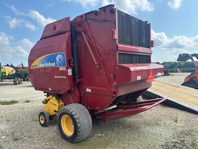 Image of New Holland BR7090 equipment image 3