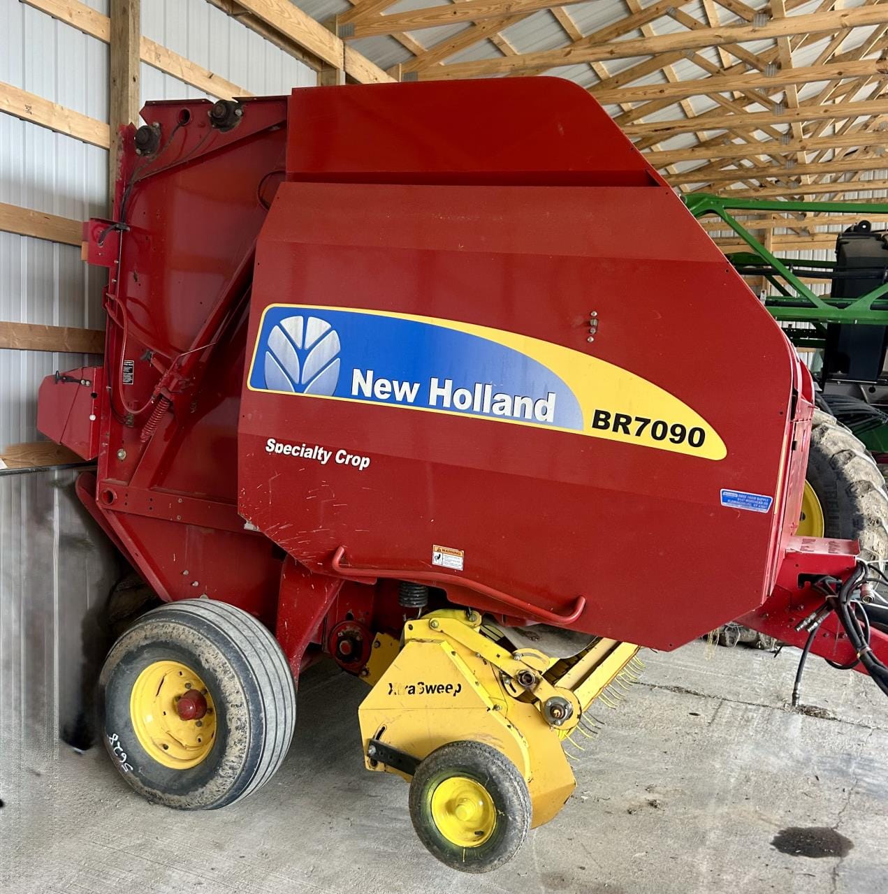 New Holland BR7090 Equipment Image0