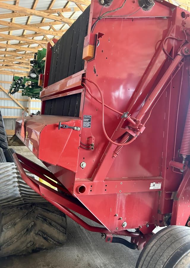 Image of New Holland BR7090 equipment image 4